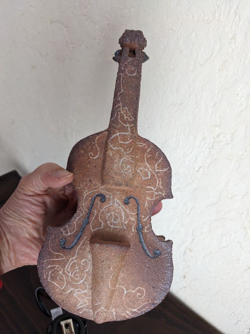 肥後博己　オブジェ　花器　陶　バイオリン