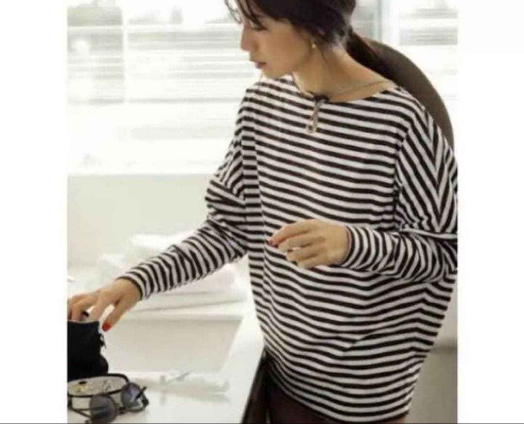 forme 東原亜希　ラッシュガード　ドルマンスリーブ　ボーダー黒×白　新品