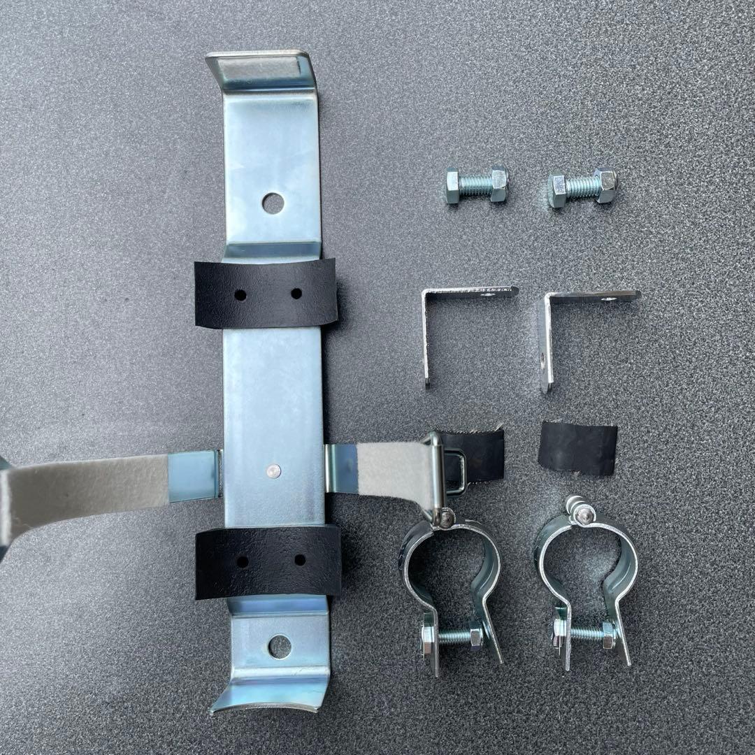 1リットル缶　オイル缶ホルダー　2スト　バイク　ドリンクホルダー　GT750