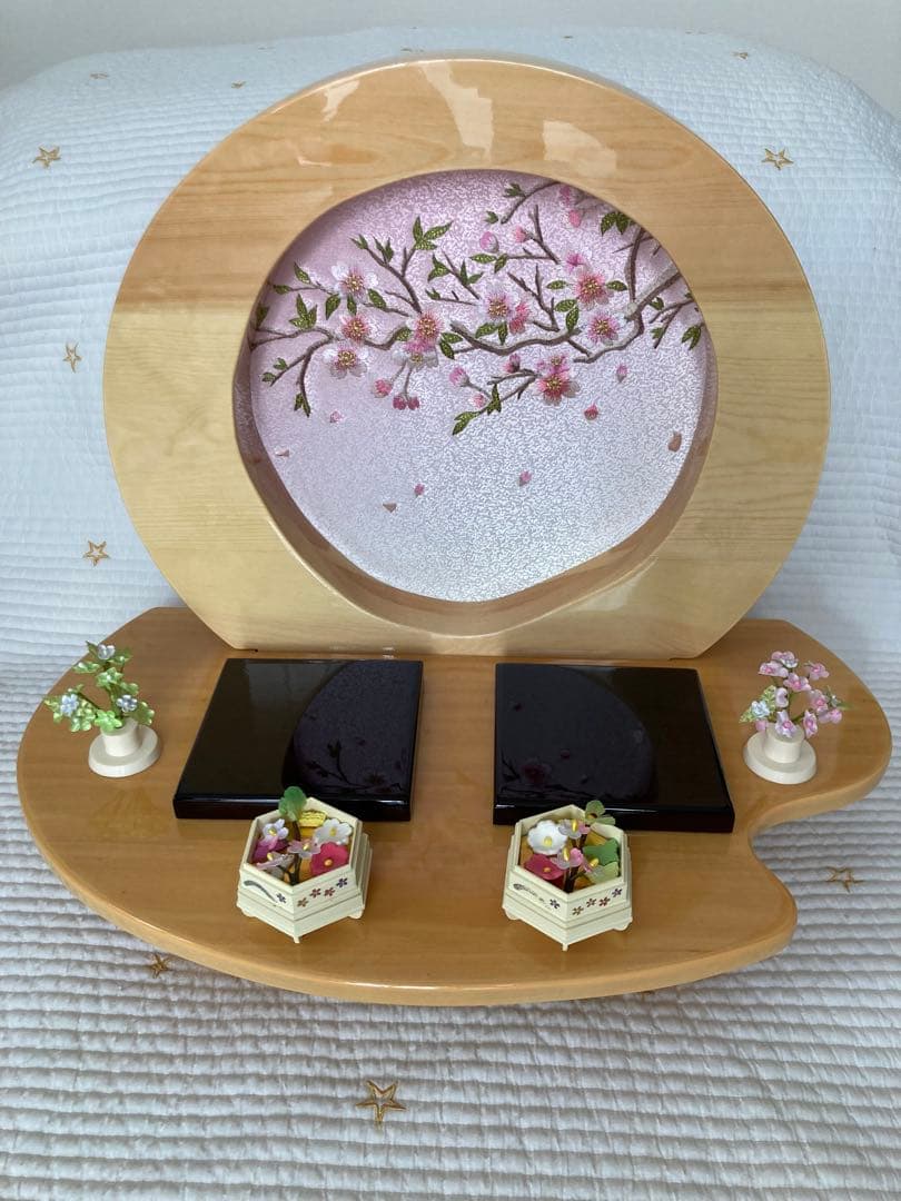 雛人形　飾り台　親王飾り　木製　桜　刺繍屏風