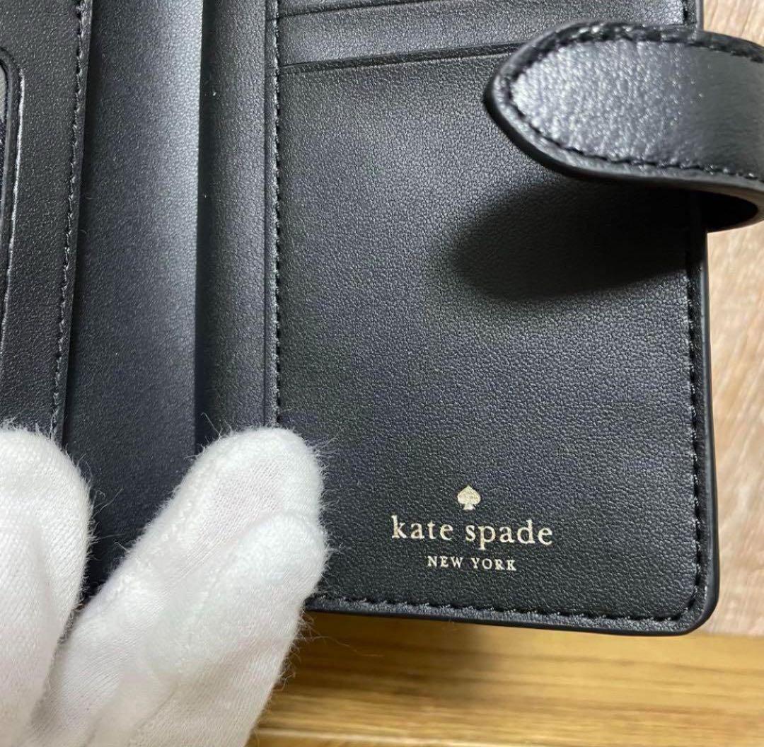 新品✨Kate spade キルティング財布 2つ折り　ブラック　人気カラー