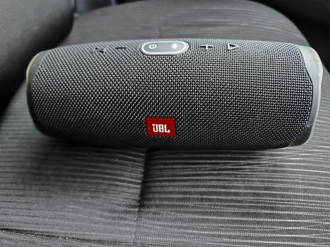 JBL Charge 4 ワイヤレススピーカー ブラック