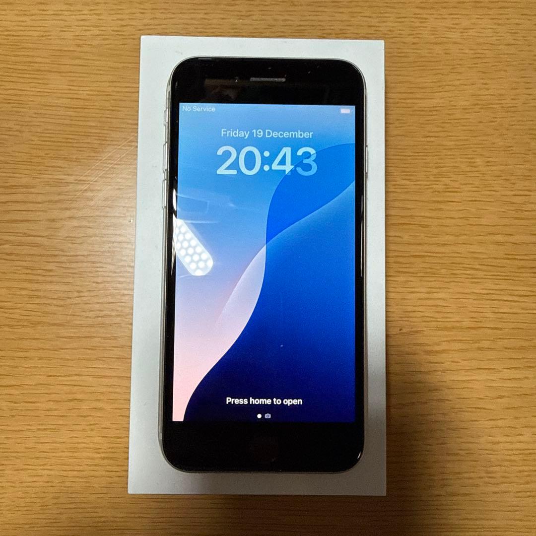 8*1様 Apple iPhone SE (第3世代) 128GB 【シンガポー