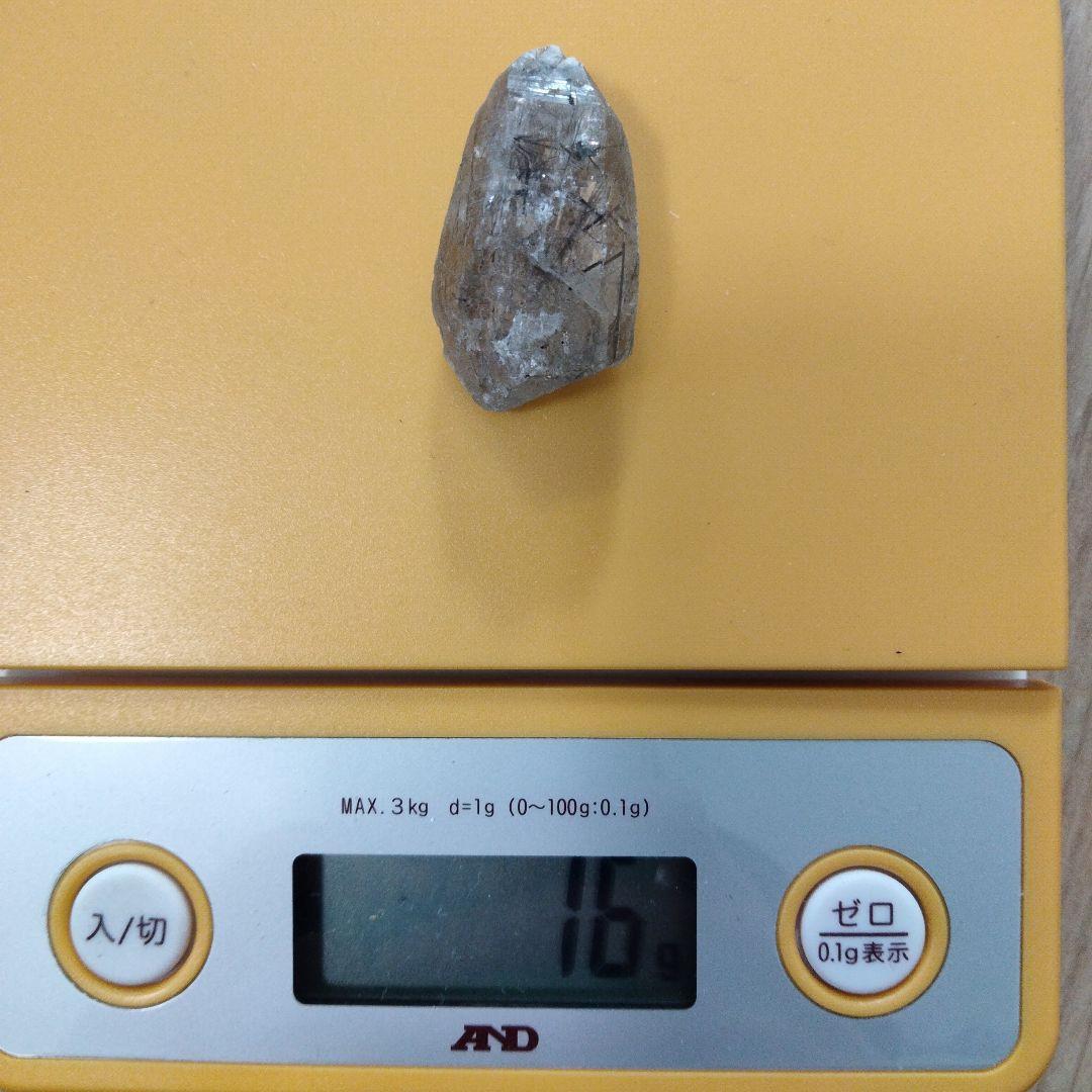 国産鉱物　山梨県　塩山竹森山　天然水晶　虹入り　トルマリン入り水晶　早い者勝ち