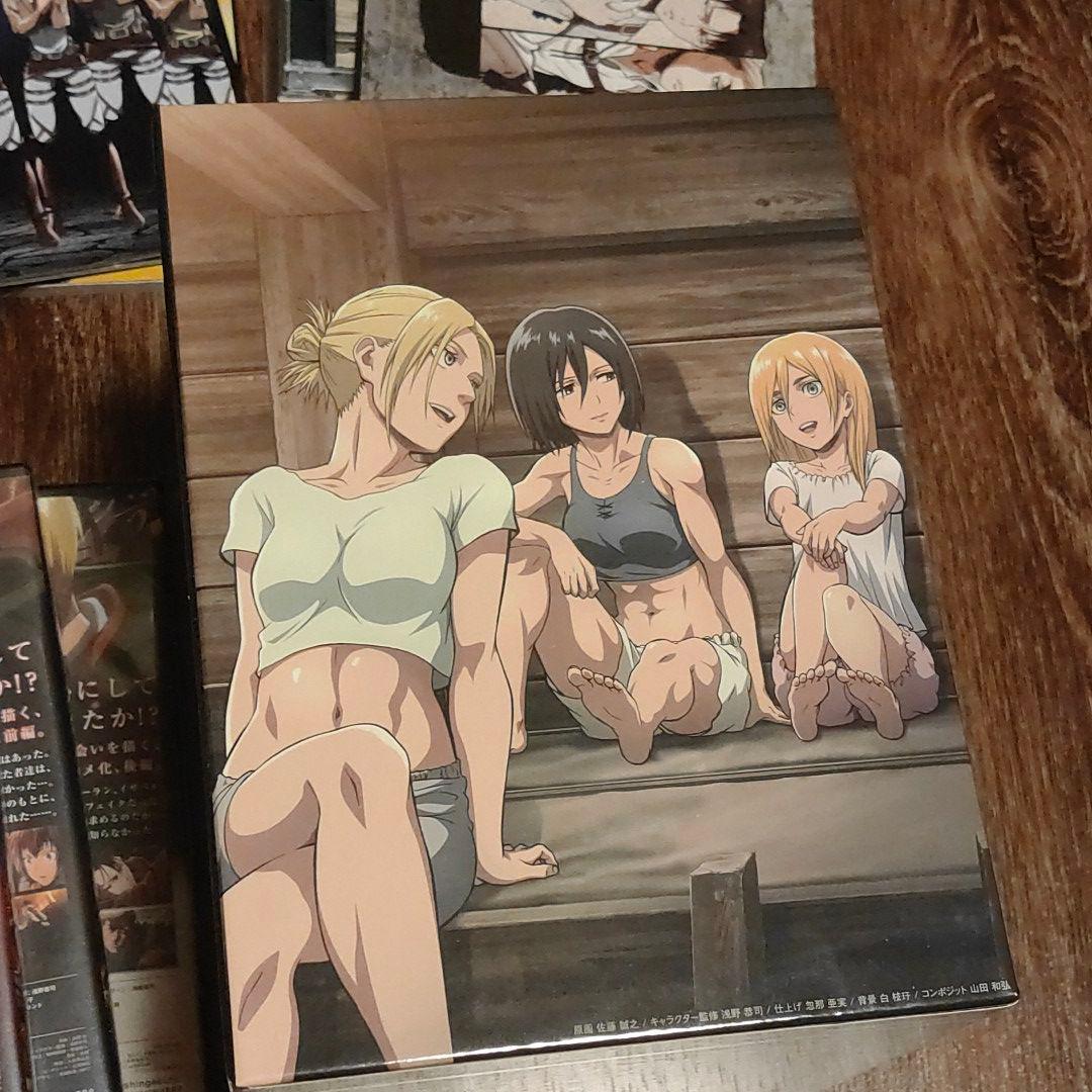 進撃の巨人　1stシーズン Blu-rayと漫画特典DVD