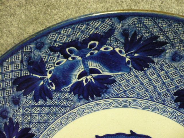 伊万里 格子 蝶 花 ベロ藍 大皿 [B31374]