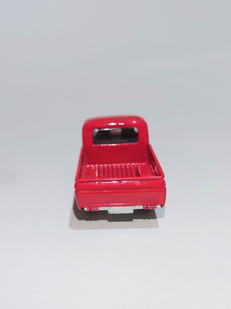 香港トミカ ダットサン レッド トミカミニカー 黒箱 42