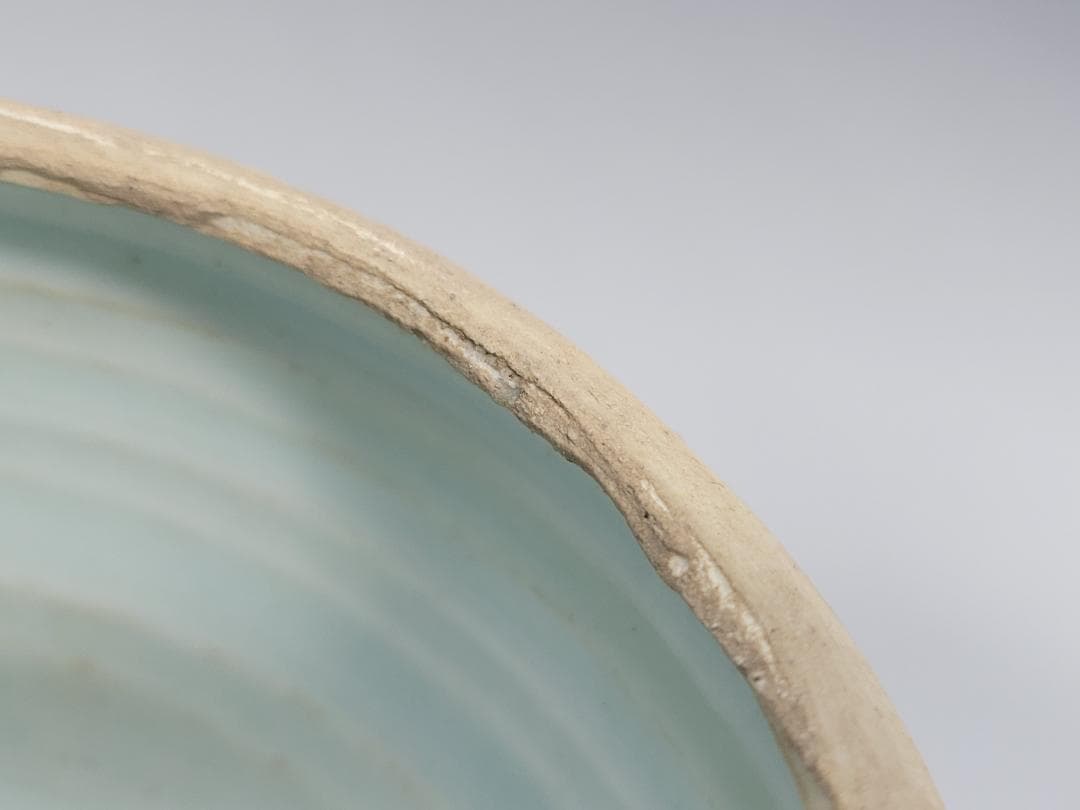 青白釉 陽透刻紋 蓋香炉 宋元時代 高さ約9.9cm