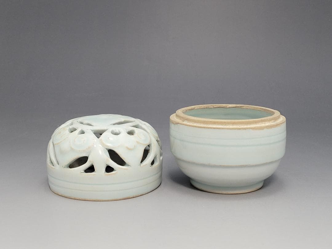 青白釉 陽透刻紋 蓋香炉 宋元時代 高さ約9.9cm