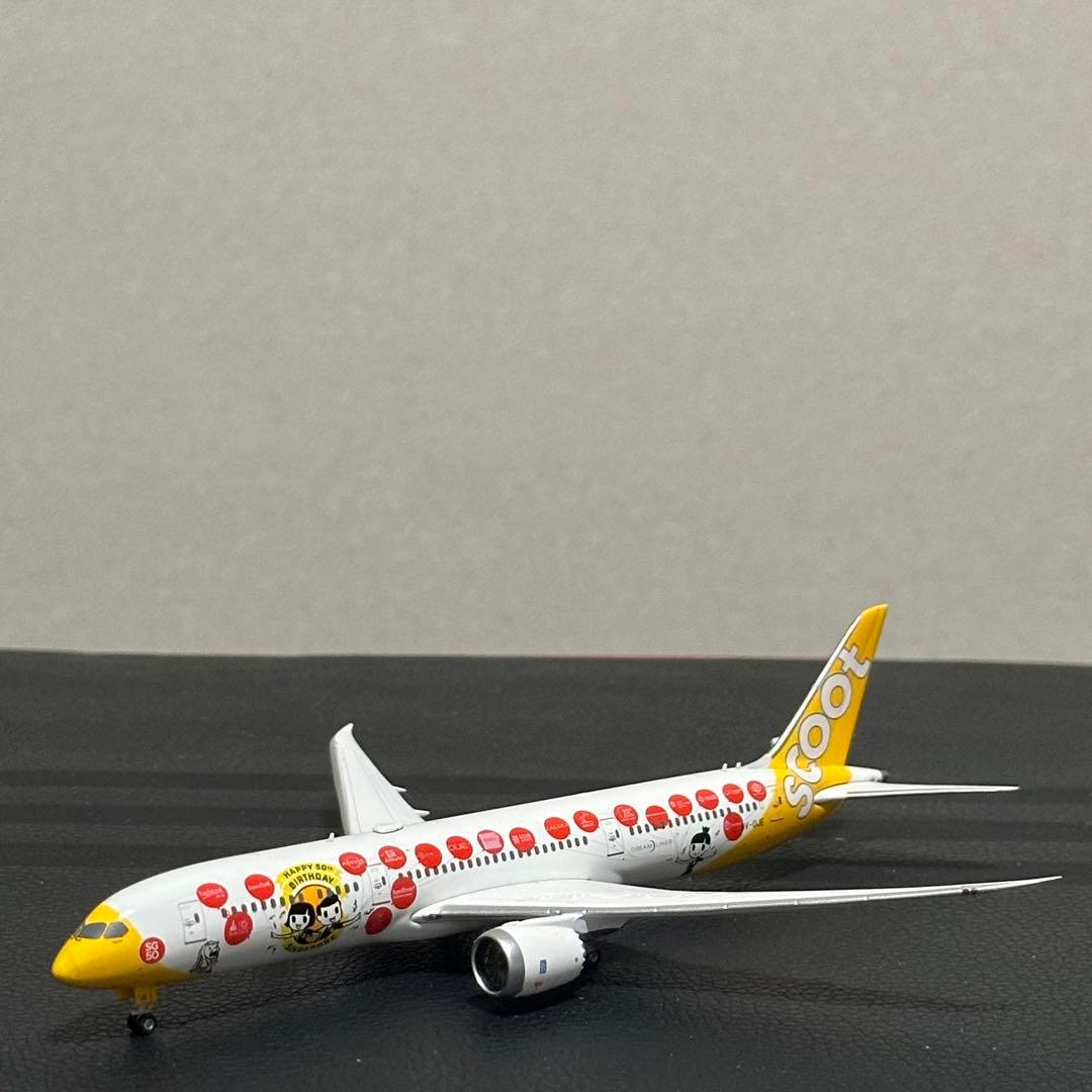 Phoenix B787-9 Scoot 50周年記念 1/400