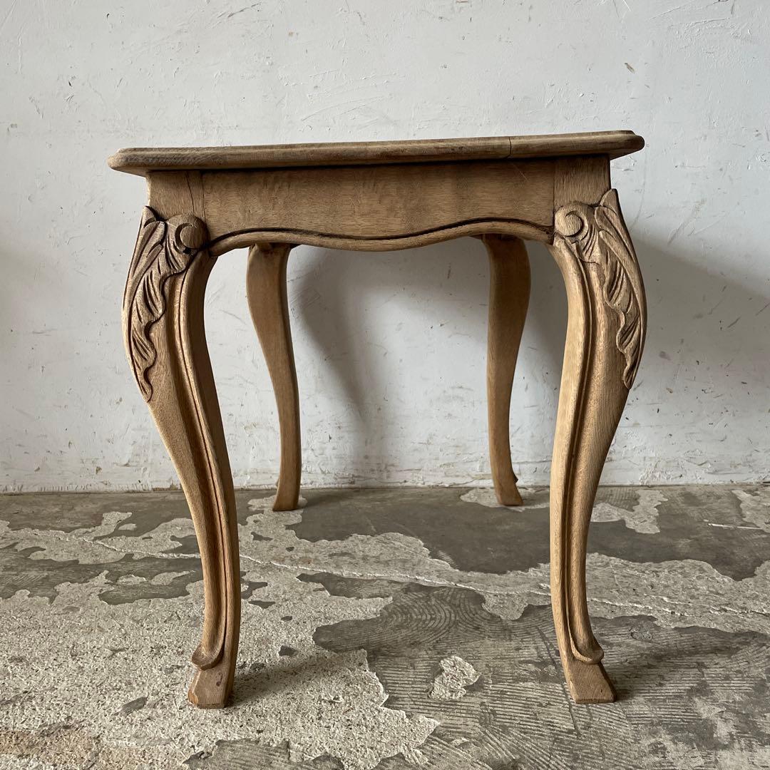 ビンテージ　　サイドテーブル ベッドサイドテーブル　猫脚　剥離