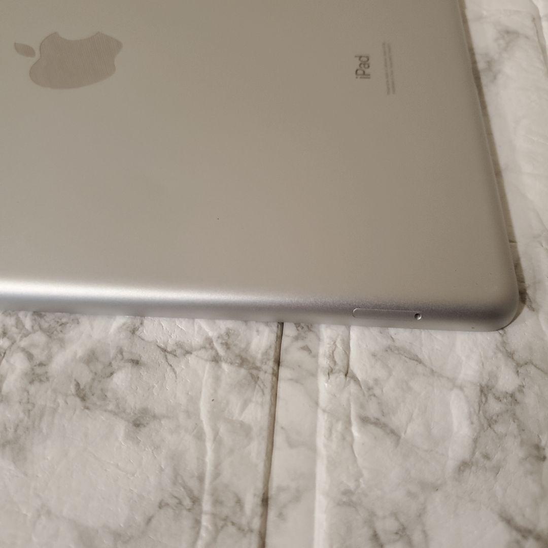 221 iPad 7世代 128GB SIMフリー シルバー
