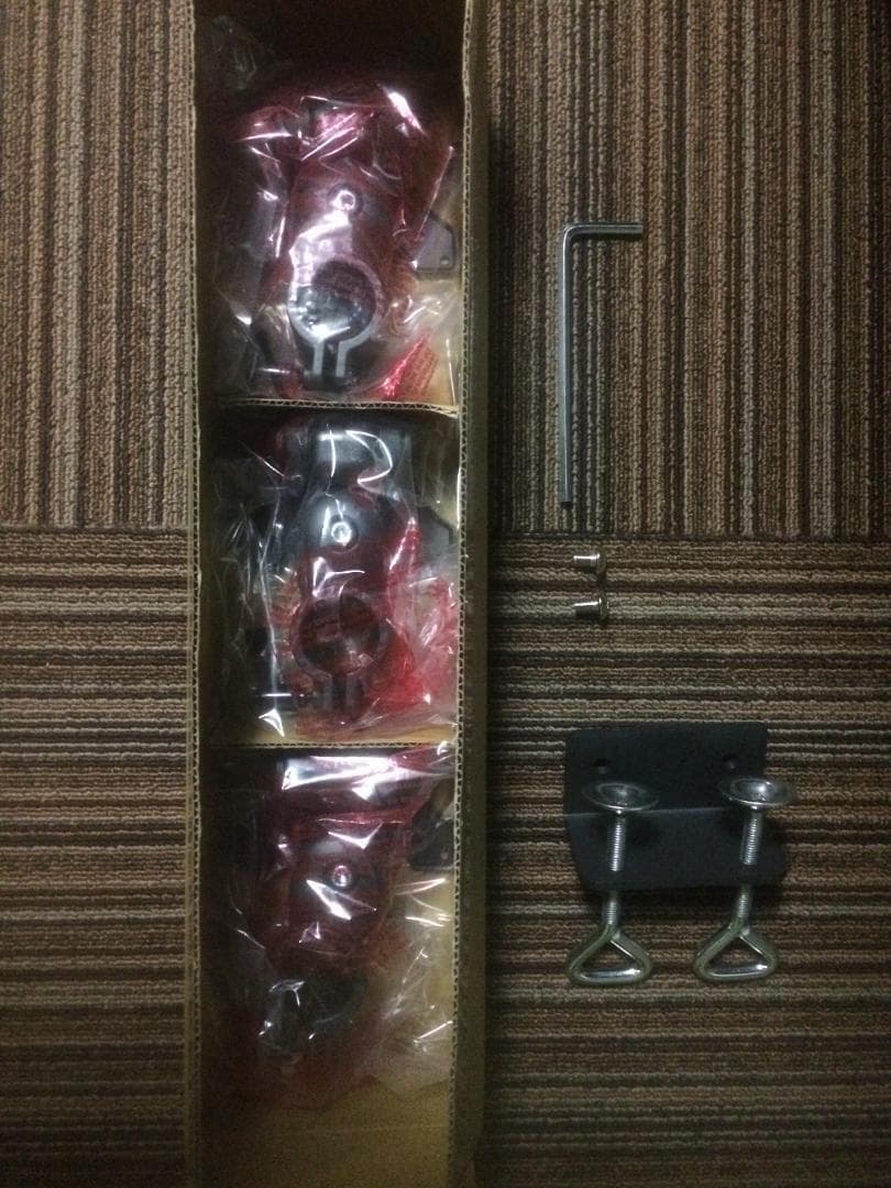 【美品・送込・匿名】サンコー 縦型3面 モニターアーム MARM196FB