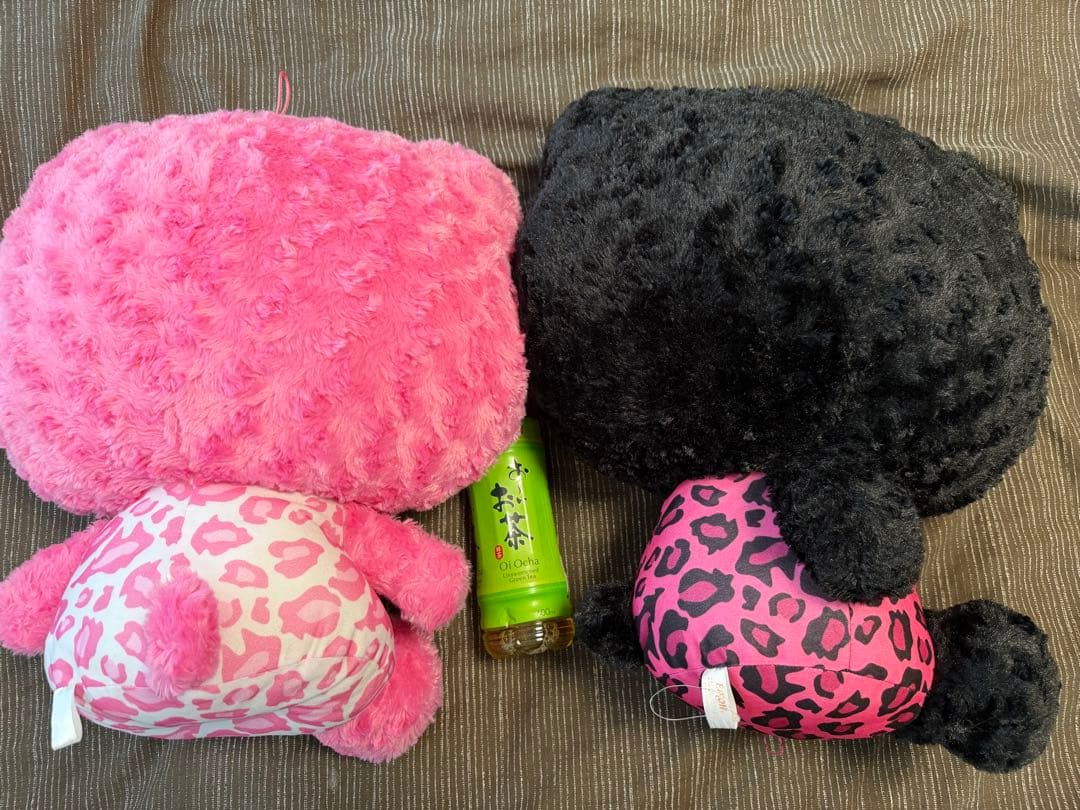 ヒョウ柄リボン付きハローキティ　特大ぬいぐるみ