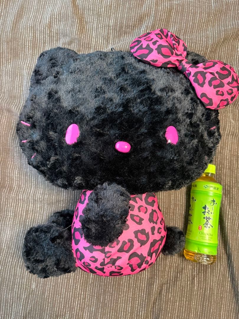 ヒョウ柄リボン付きハローキティ　特大ぬいぐるみ