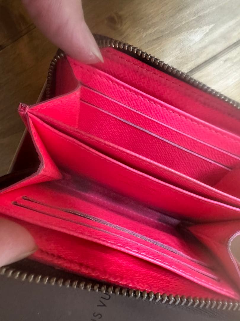 ルイヴィトン　ジッピーパースケース　モノグラムグラフィティ