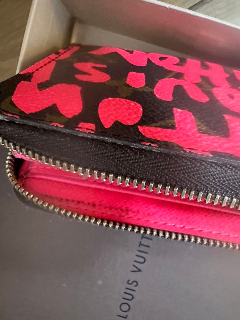ルイヴィトン　ジッピーパースケース　モノグラムグラフィティ