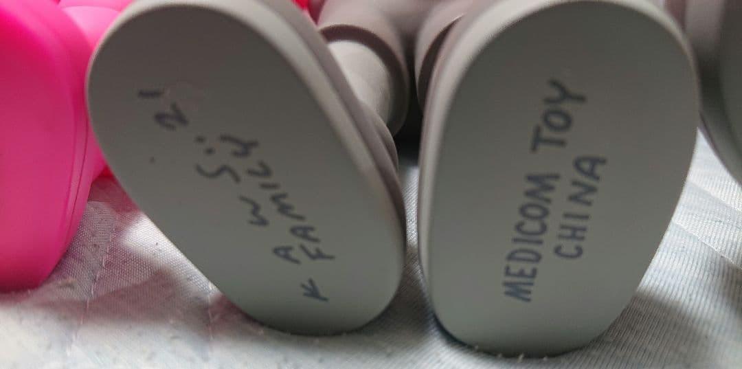 カウズ KAWS FAMILY PINK ファミリー 開封済み 中古品