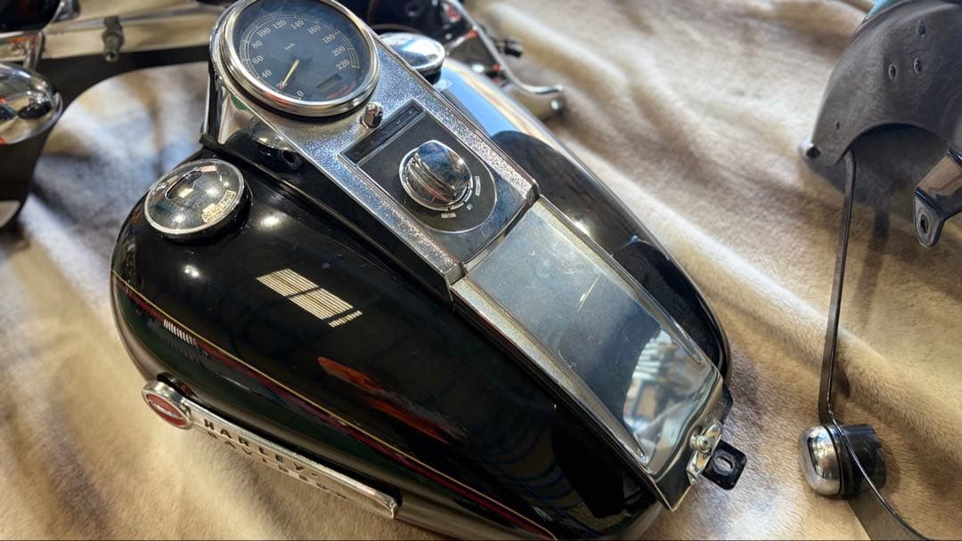 FLSTS 2001年式　キャブ車　外装一式　装飾品多数！