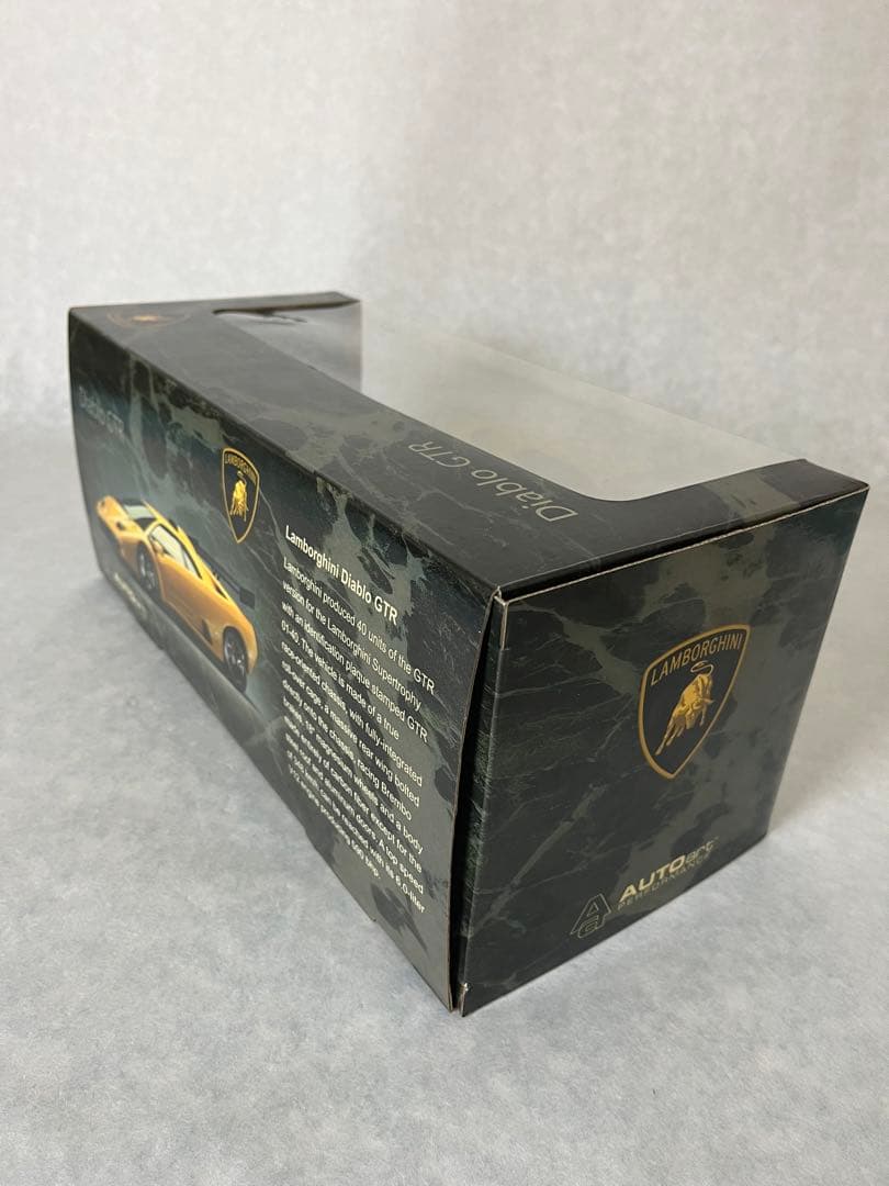 オートアート　ディアブロ　GTR スケール1/18 Diablo 黄色