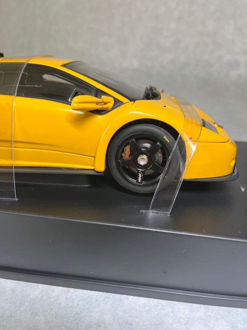 オートアート　ディアブロ　GTR スケール1/18 Diablo 黄色