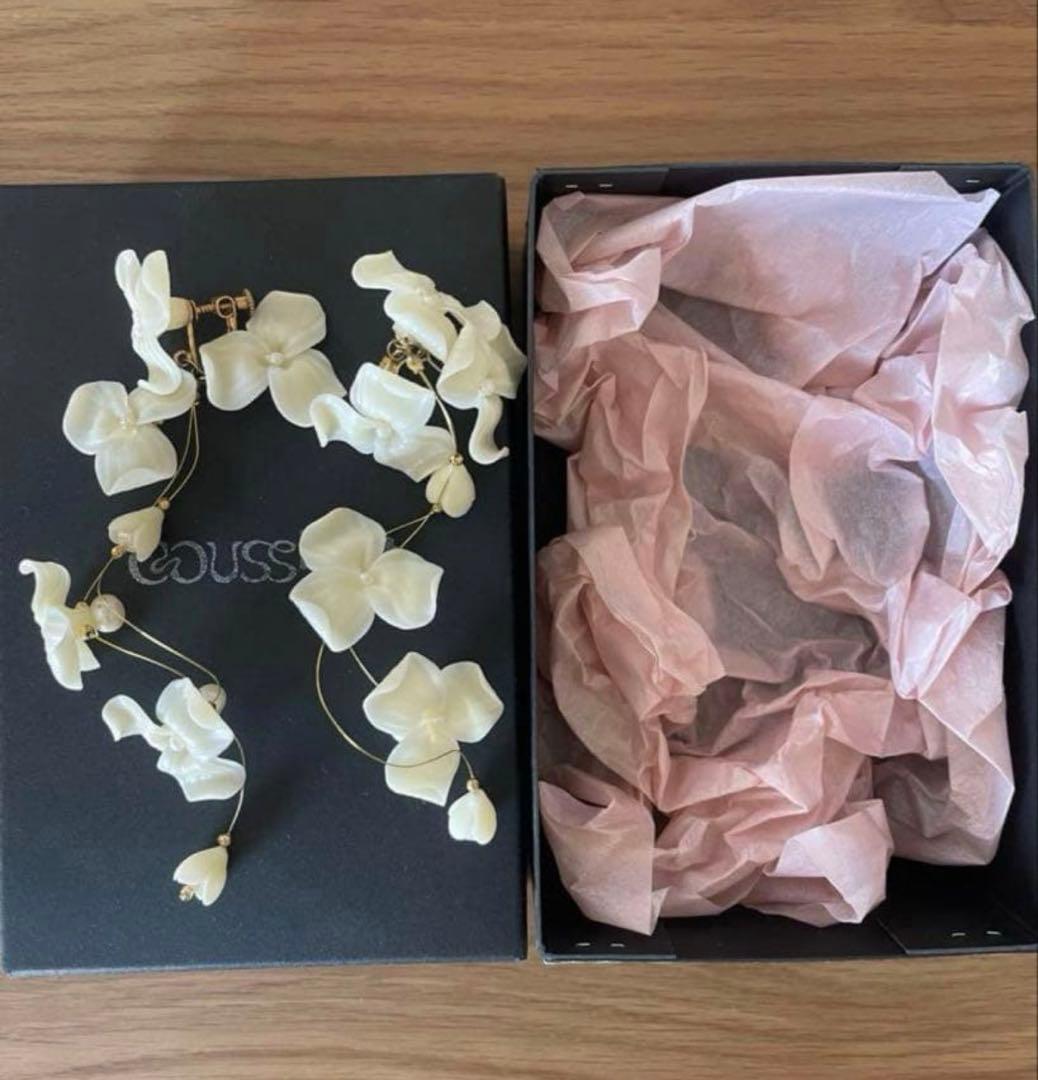 着画ありcoussinet クシネ イヤリング ブライダル　披露宴