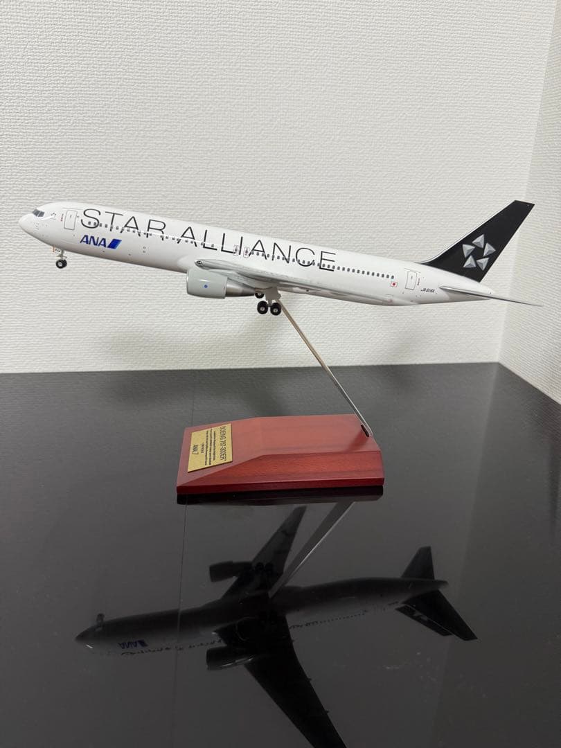1/200 ANA B767-300ER スターアライアンス塗装 JA614A