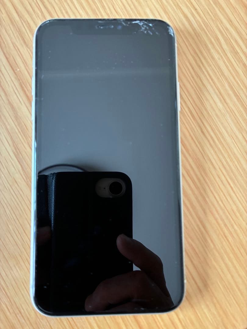 iphone11 ホワイト　64GB