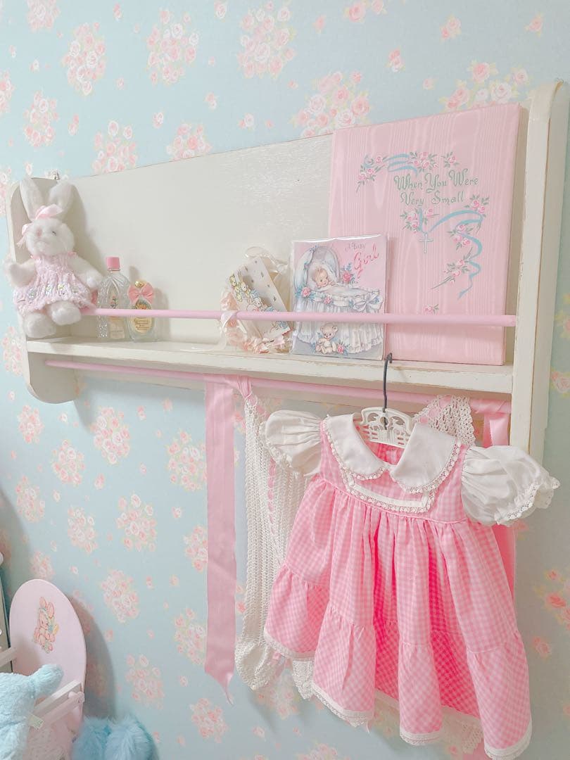 ハンドメイド　アンティーク風キルトバー付きブックシェルフ