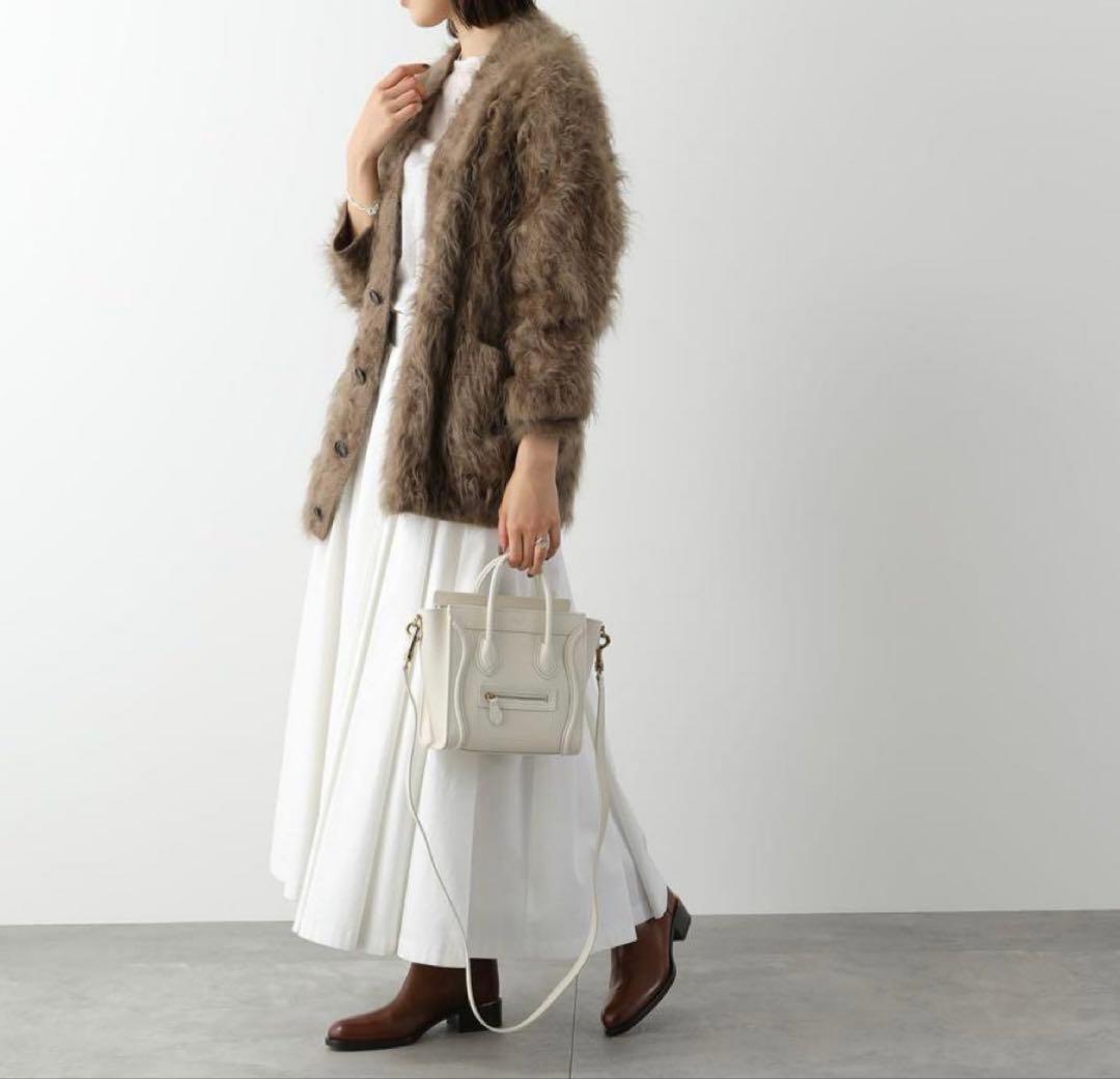 美品！！　CELINE ホワイト ラゲージナノ 189243DRU セリーヌ