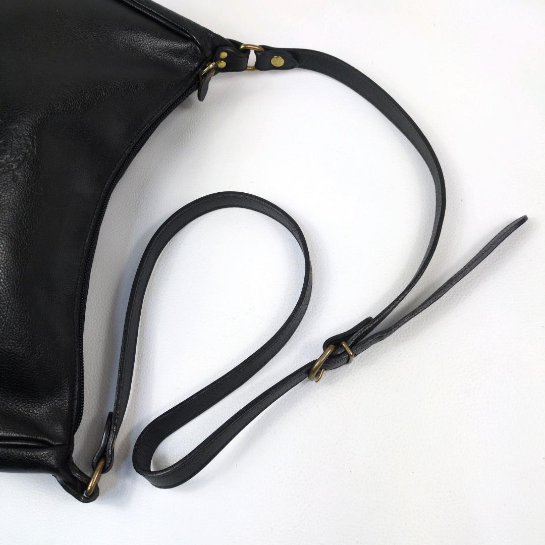 イルビゾンテ ショルダーバッグ 大きい ブラック ハーフムーン 三日月