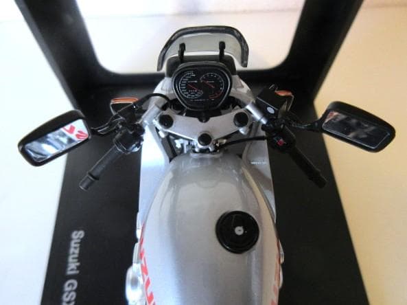 haruさん専用 AUTOart (1/12) スズキ GSX1100S 刀