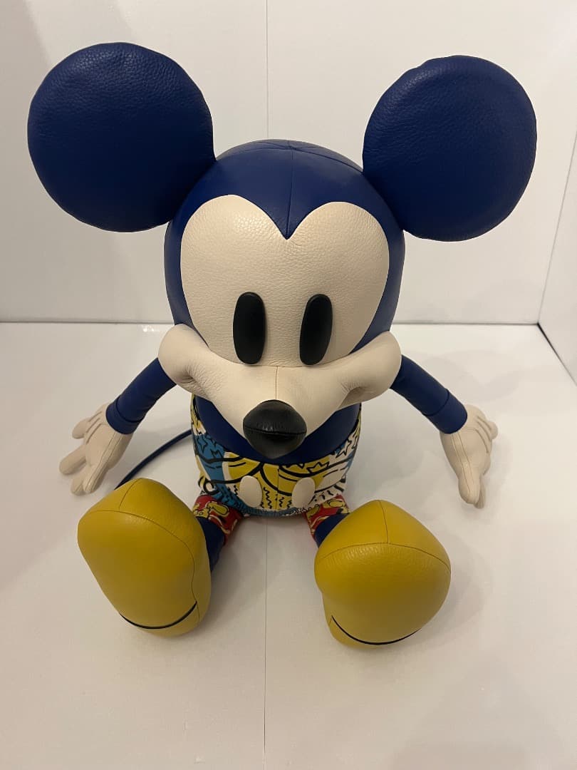 ⭐️【貴重】コーチとキースヘディングのコラボ：ミッキーマウスの革製ぬいぐるみ