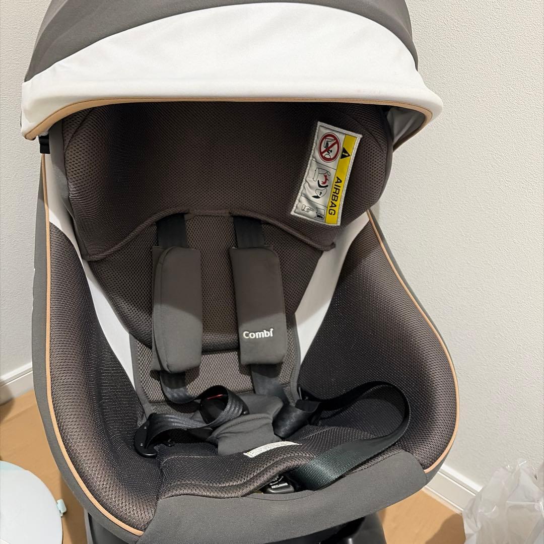 コンビ　チャイルドシート　エッグショック　ISOFIX
