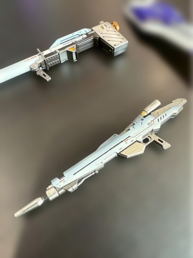 【塗装済】RG Hi-νガンダム＋ハイパー・メガ・バズーカ・ランチャー　完成品