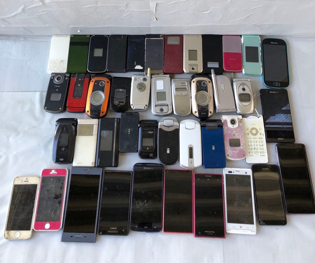携帯電話　43点　ジャンク品　まとめ売り(I98)