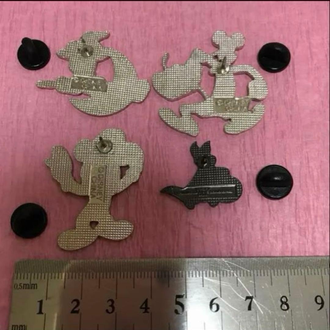 レア　ディズニー ハロウィン　ピン　セット　ピグレット　グーフィー ミッキー