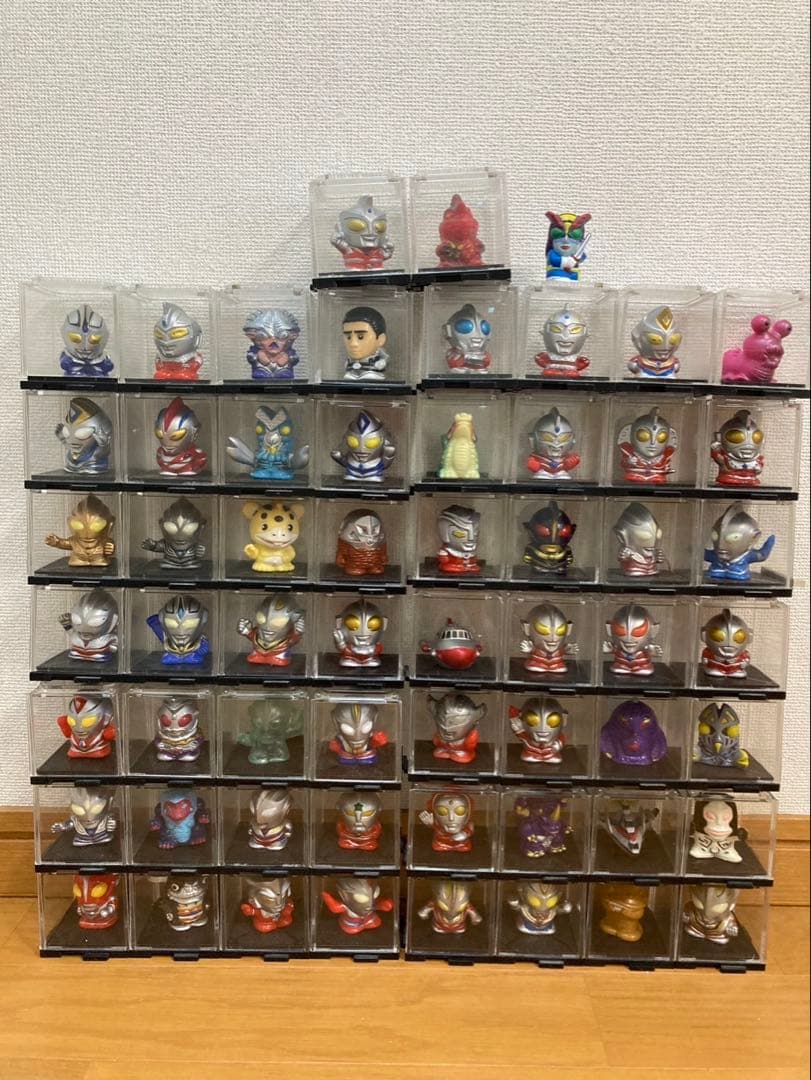ウルトラマン　人形　フィギュア　ケース入り