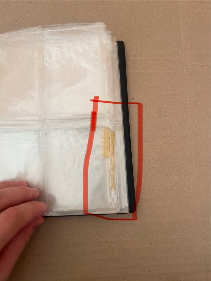 ムシキングのカード125枚とカードケース(一部セロハンで補強止有)とシールセット