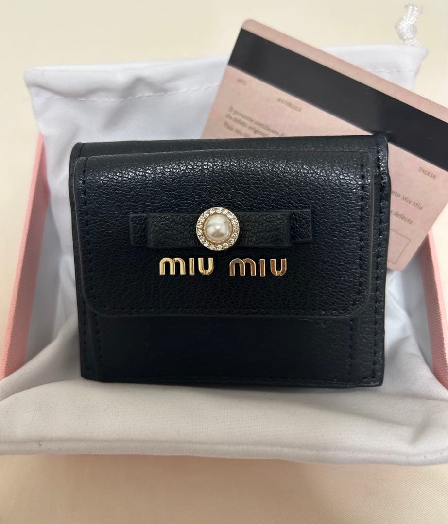 MIU MIU 三つ折り財布 ブラック