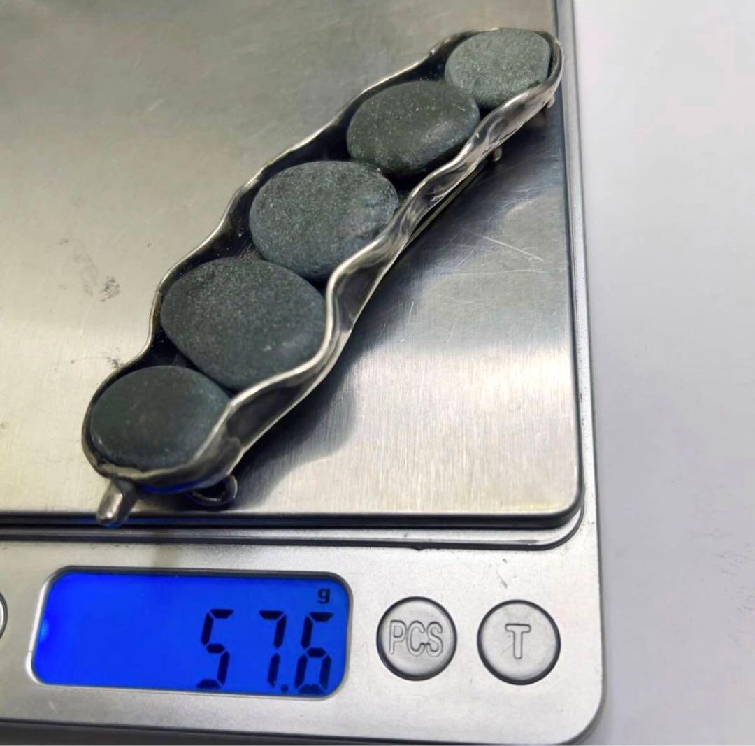 金工作家 松江美枝子作 銀製 ブローチ兼ペンダントトップ えんどう豆 サイン入り