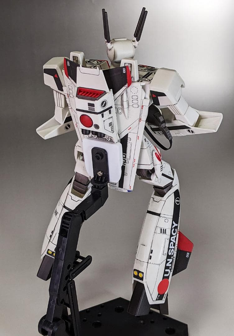 プラモデル　ハセガワ　1/72 VF-1S バトロイドバルキリー　組立塗装済