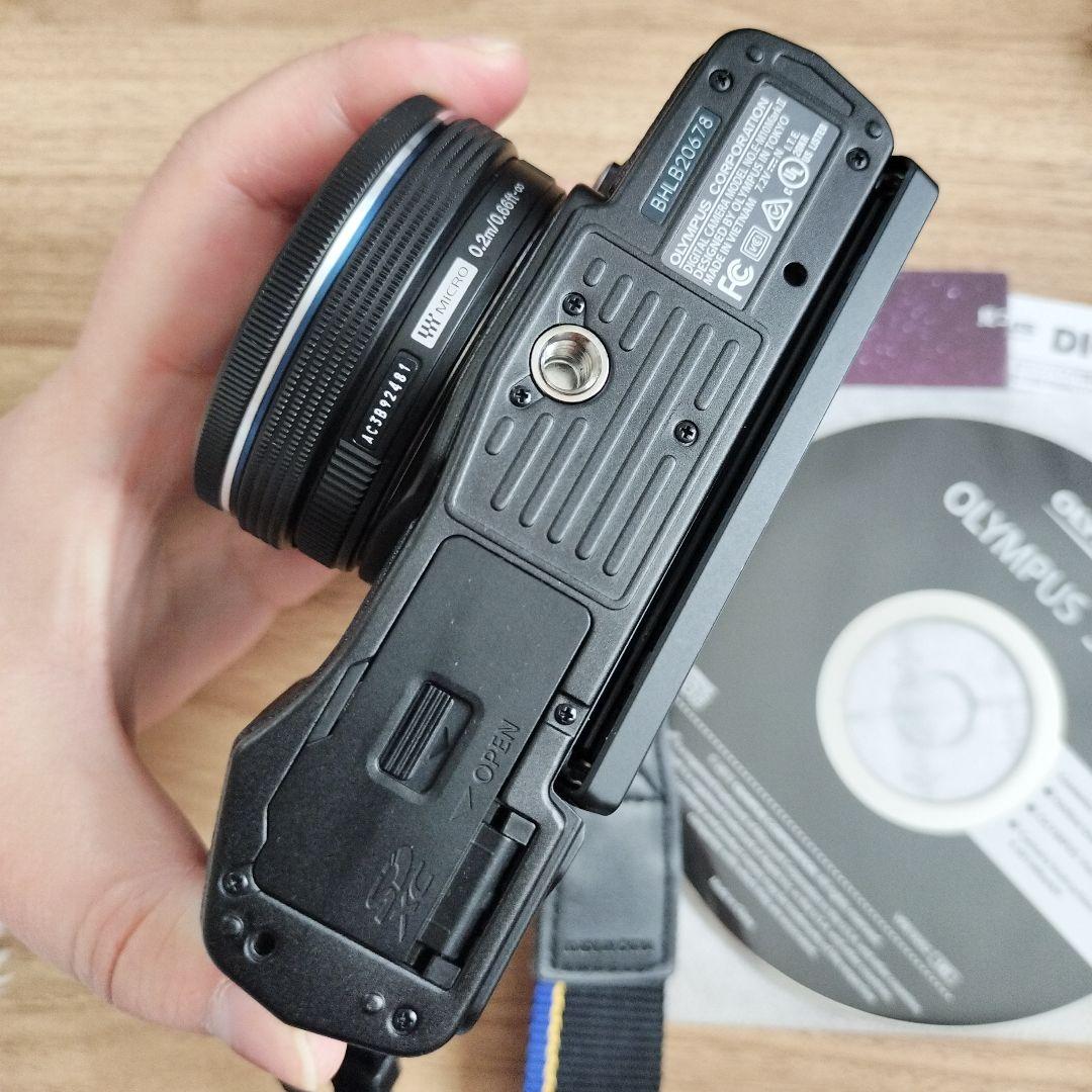 OLYMPUS OM-D E-M10 Mark II ダブルズームキット