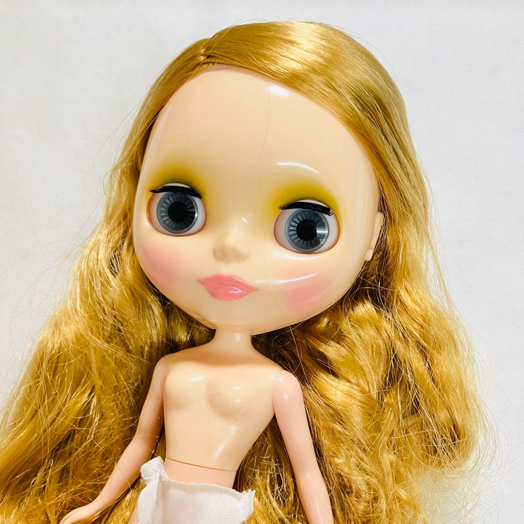 ブライスアウトフィット① クローリスカントリーライフ　本体とスタンド