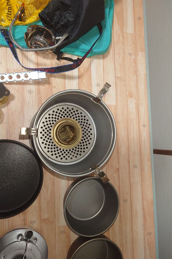Trangia クッカーセットガス使用可能バーナーとケトルと燃料ボトル付