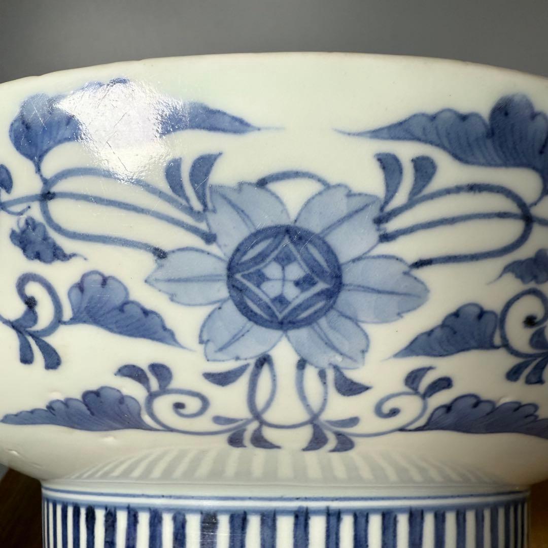 江戸後期　染付松竹梅大皿　後期鍋島　三方兜唐花文　高台櫛目文　桐箱付　34cm