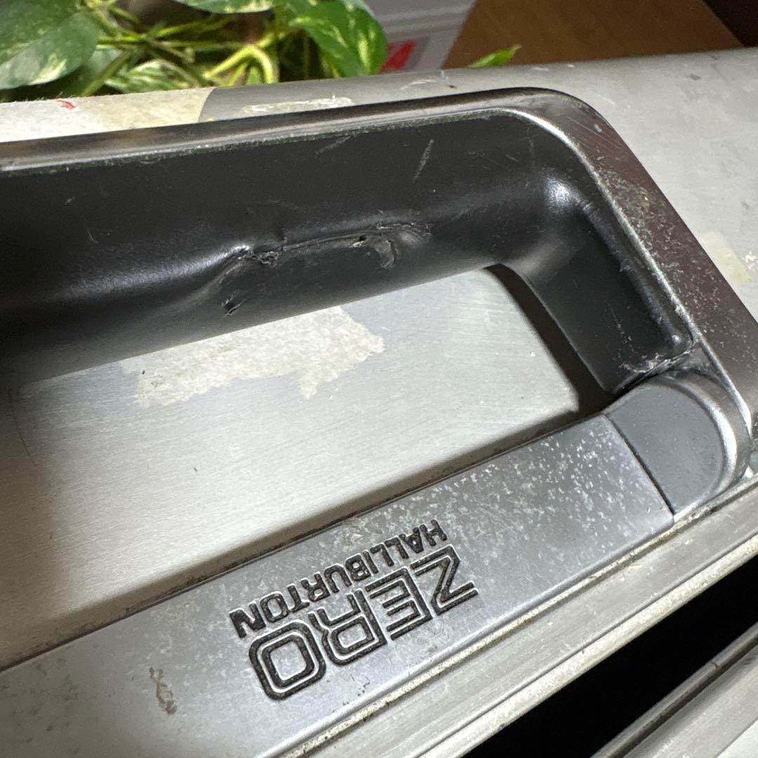 旅の雰囲気あり　格好いい大型　ゼロハリバートン　アルミ製スーツケース 車輪交換済