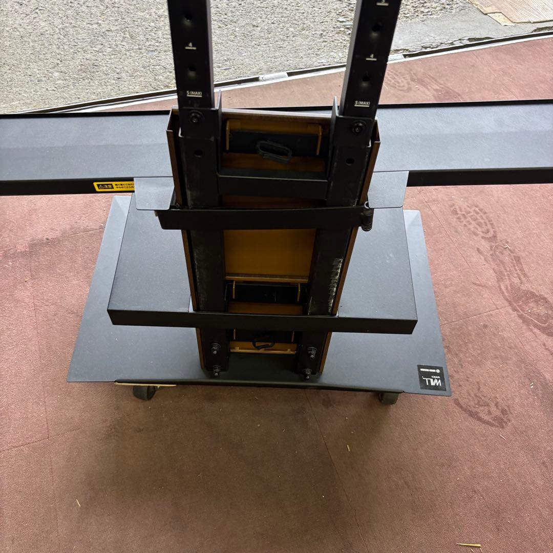 【特価】テレビスタンド　equals v3 棚板、スピーカーバー付き　激安！