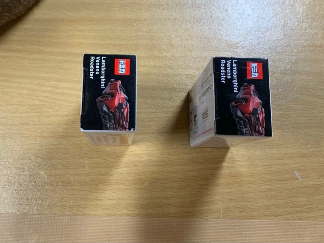 限定トミカ‼️　ランボルギーニ・ヴェネーノロードスター 2台おまけ付き