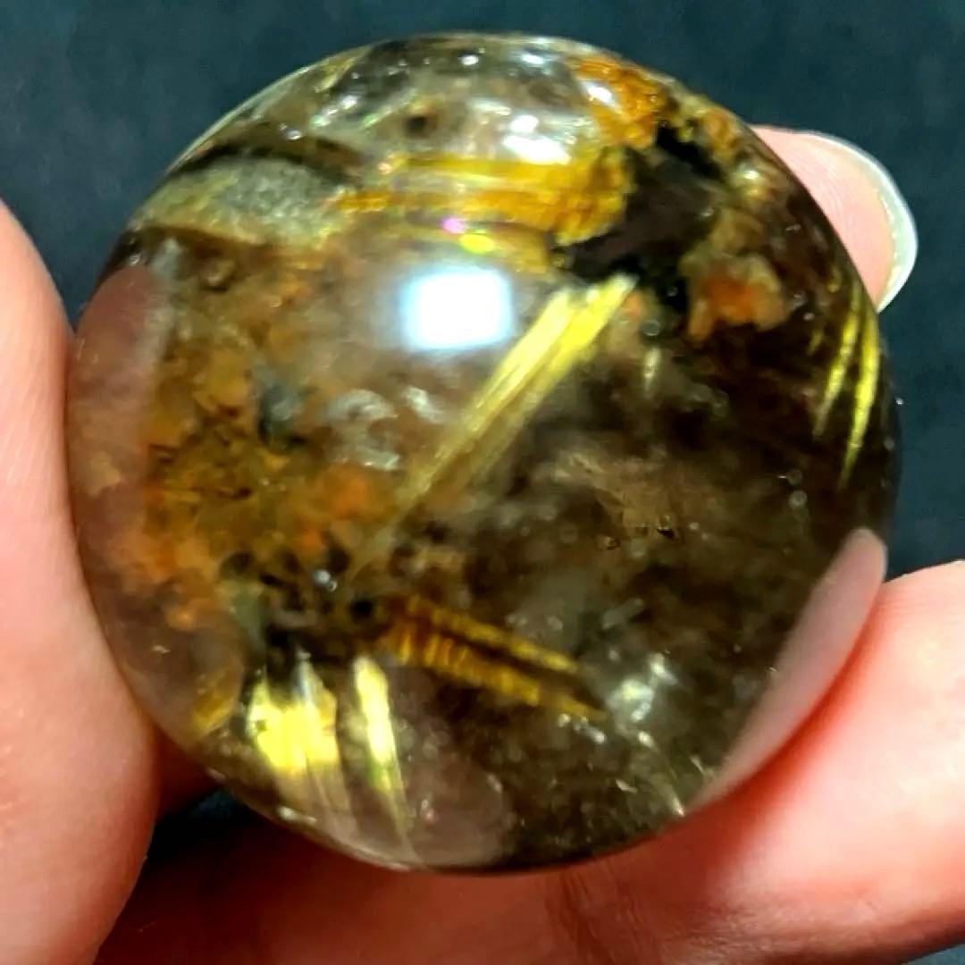 30mm 虹入りゴールドタイチンルチルクォーツ　丸玉　スフィア　金針水晶